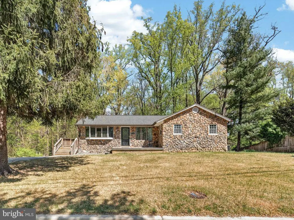 13610 Woodedge Dr, Bowie, MD 20720 - #1