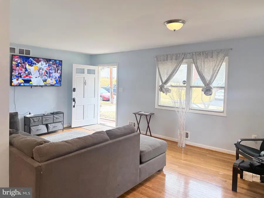 9033 Volta St, Lanham, MD 20706 - #2