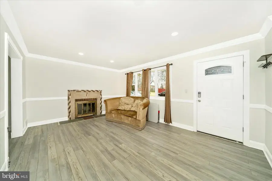 8300 Larchwood St, Hyattsville, MD 20784 - #3