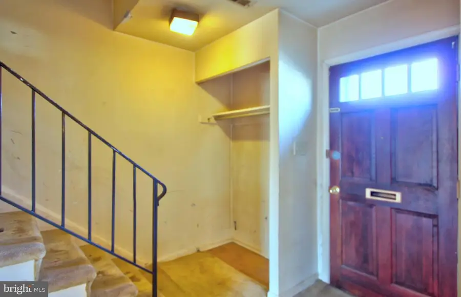 7856 Lakecrest Dr, Greenbelt, MD 20770 - #2