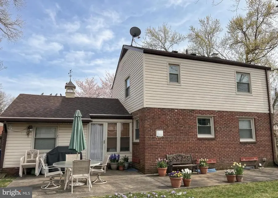 2502 Hughes Rd, Hyattsville, MD 20783 - #2