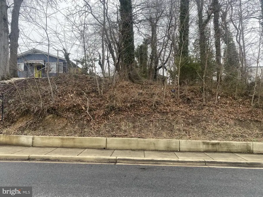 422 Nova Ave, Capitol Heights, MD 20743 - #3