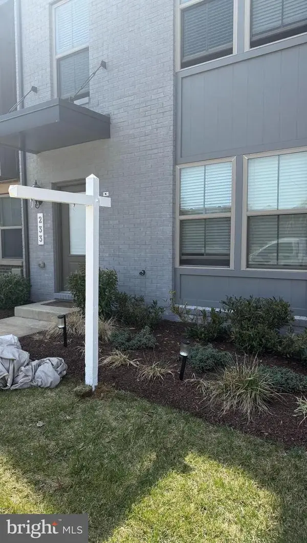 233 Albany Pl, UPPER MARLBORO, MD 20774