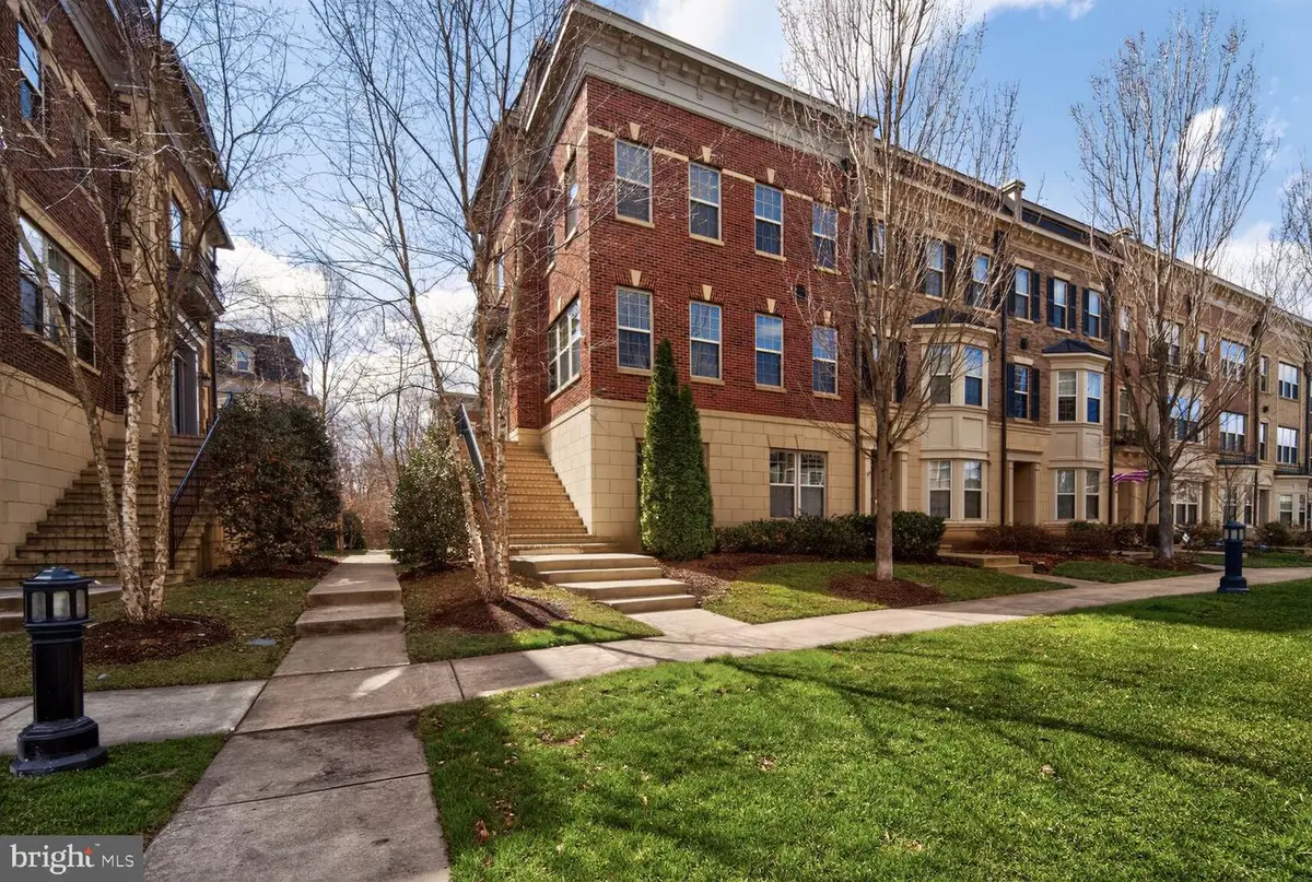 712 Sentry Sq, Oxon Hill, MD 20745 - #1