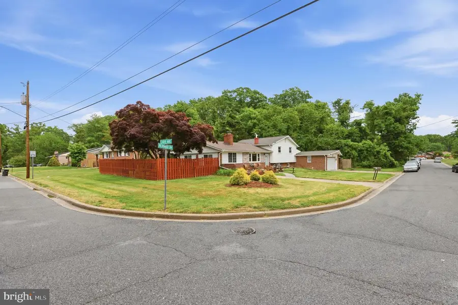 8110 Bernard Dr, Fort Washington, MD 20744 - #2