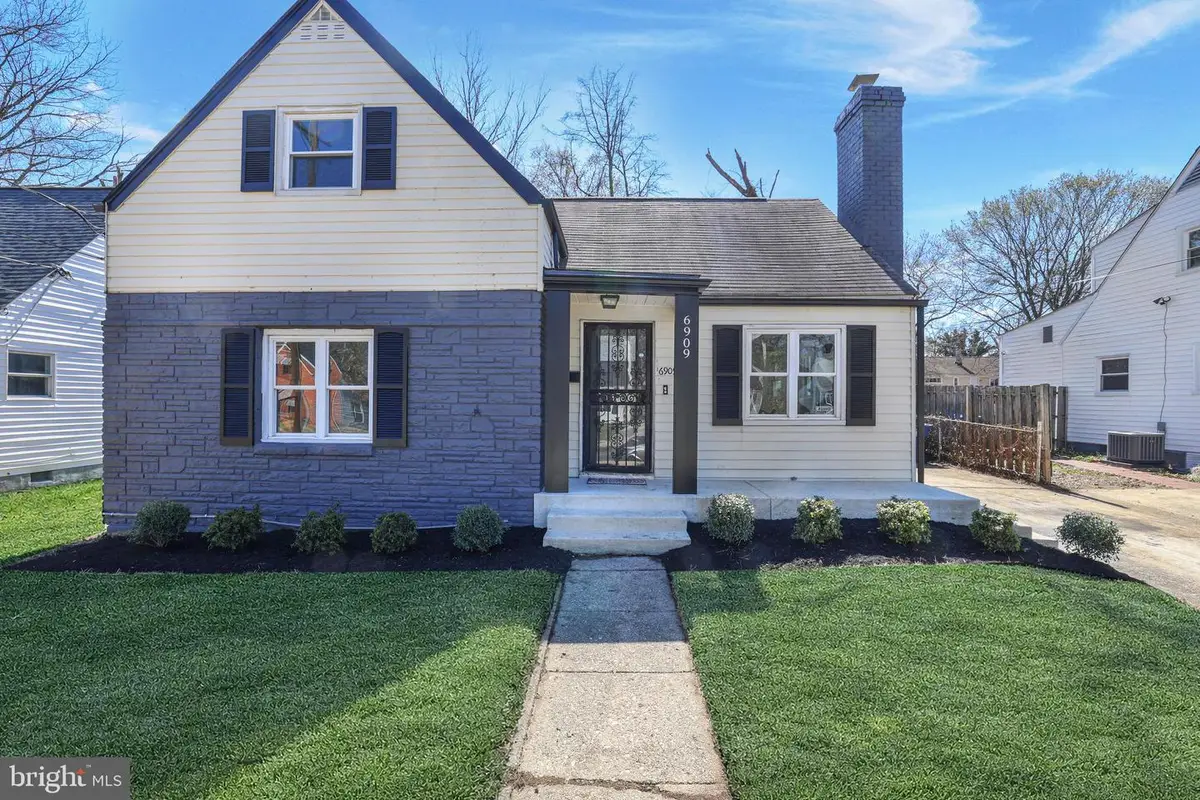 6909 Gateway Blvd, District Heights, MD 20747 - #1