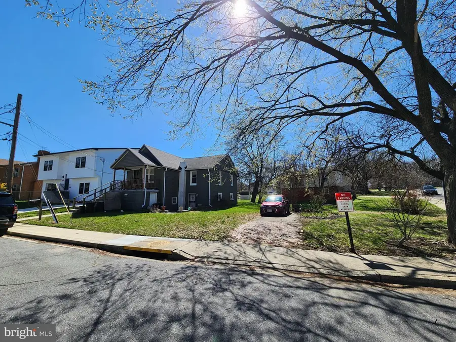 6105 Kolb St, Fairmount Heights, MD 20743 - #2