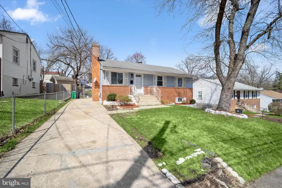 6704 Eldridge St, Hyattsville, MD 20784 - #2