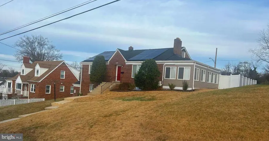 5718 Black Hawk Dr, Oxon Hill, MD 20745 - #3