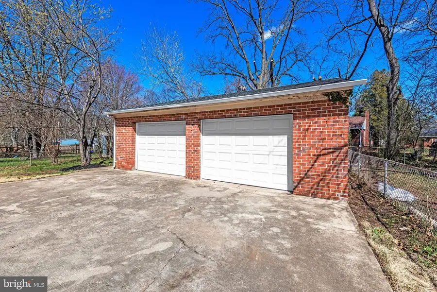 8124 Gavin St, Hyattsville, MD 20784 - #2