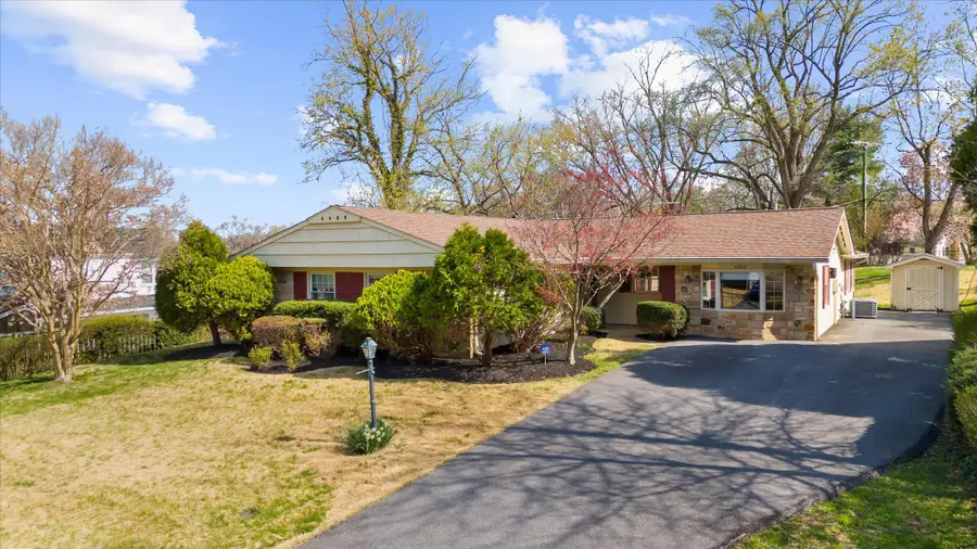 12802 Kemper Ln, Bowie, MD 20715 - #2