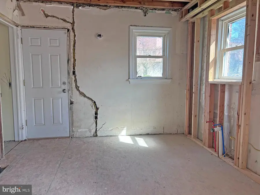 1402 Edgewick Ave, Capitol Heights, MD 20743 - #3