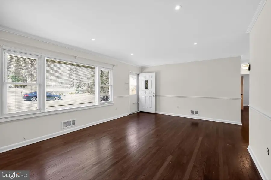 6109 Parkway Dr, Laurel, MD 20707 - #3