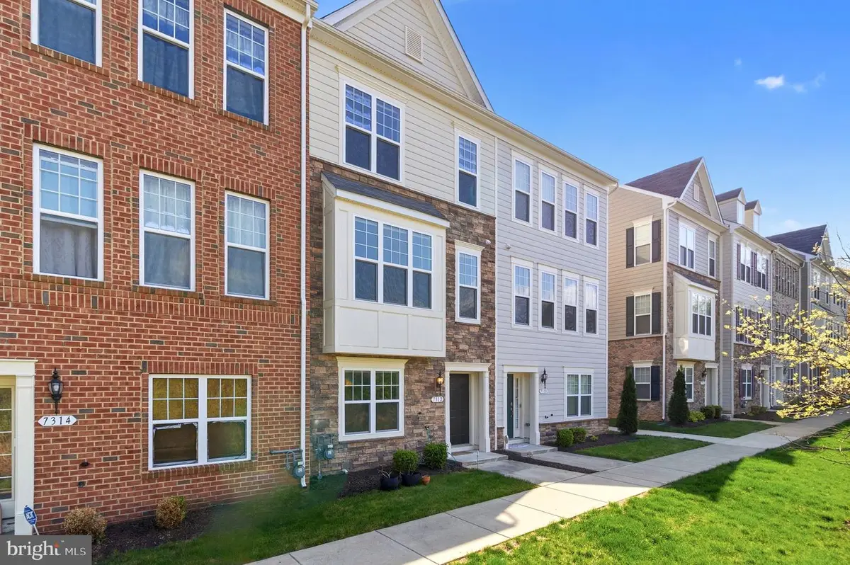 7312 Wood Trail Dr, Lanham, MD 20706 - #1