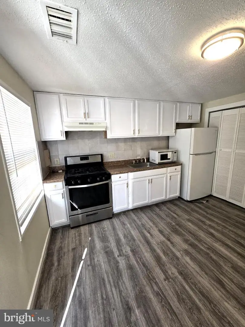 1835 Village Green Dr, Hyattsville, MD 20785 - #2