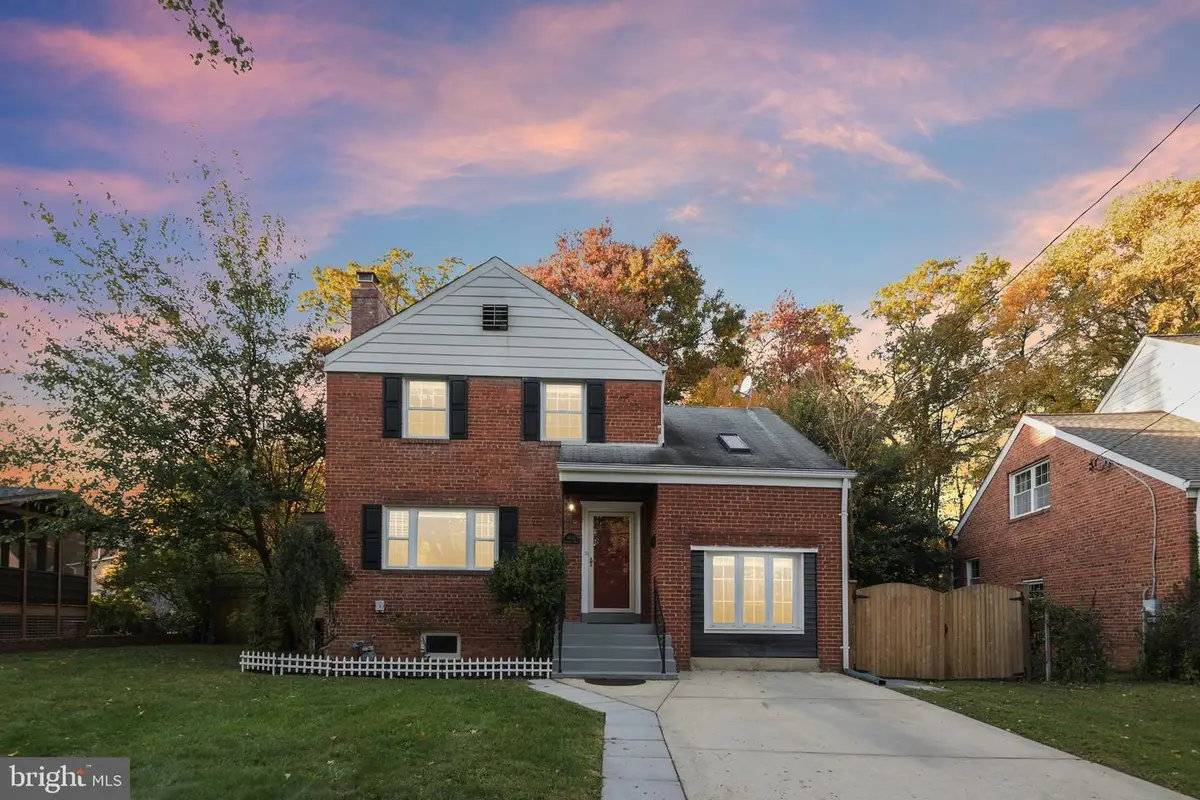 4012 Beechwood Rd, University Park, MD 20782 - #1