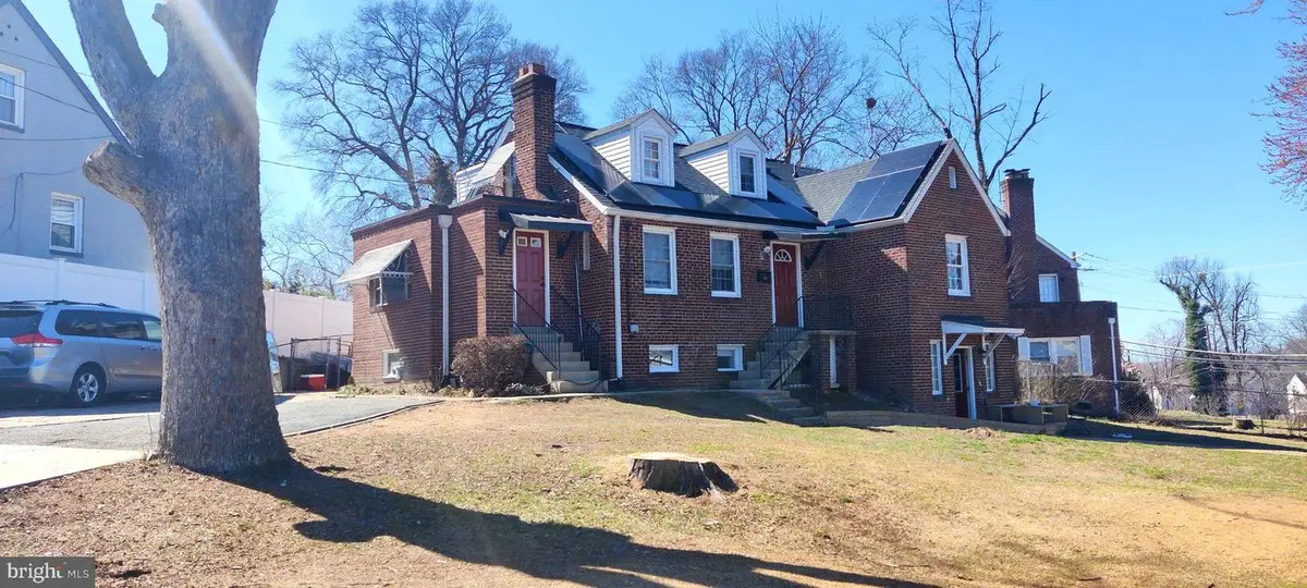 2 Seneca Dr, Oxon Hill, MD 20745 - #1