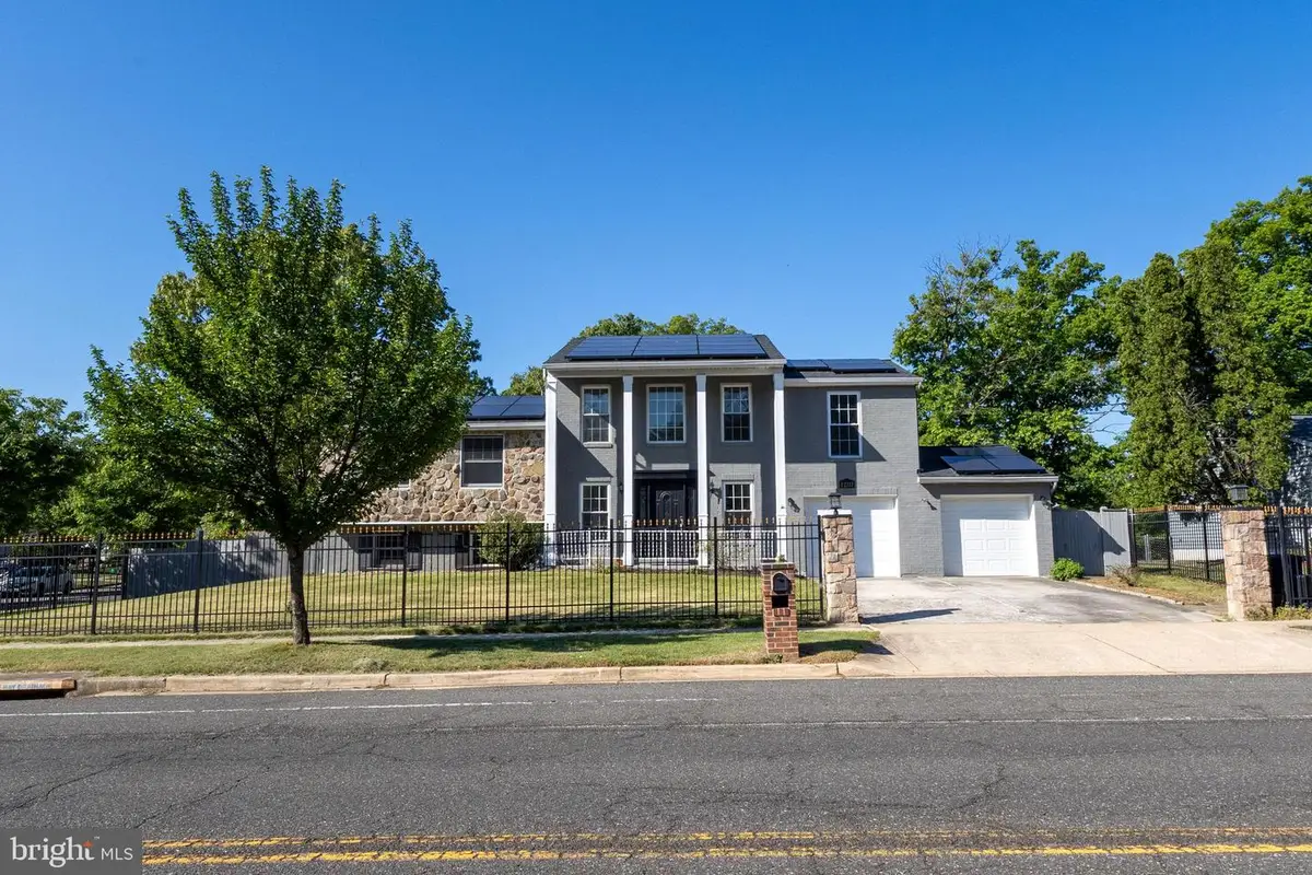 12111 Windbrook Dr, Clinton, MD 20735 - #1
