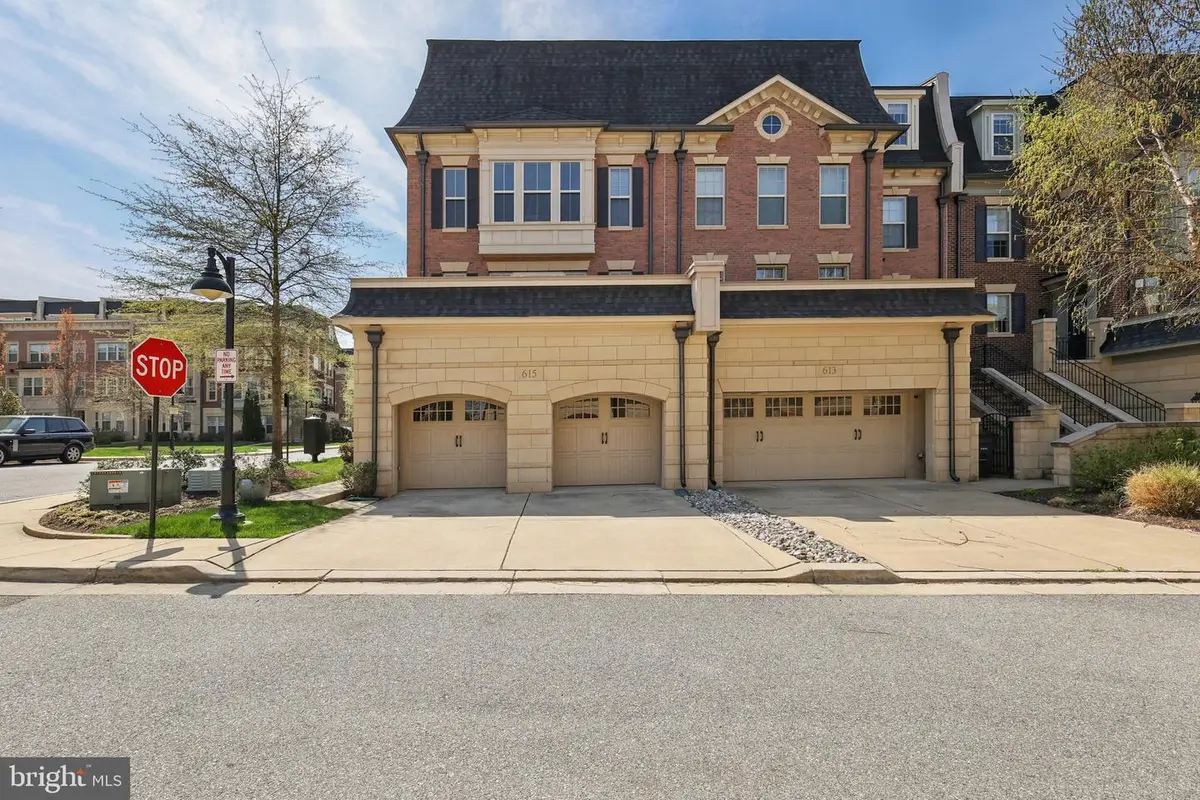 615 River Mist Dr, Oxon Hill, MD 20745 - #1