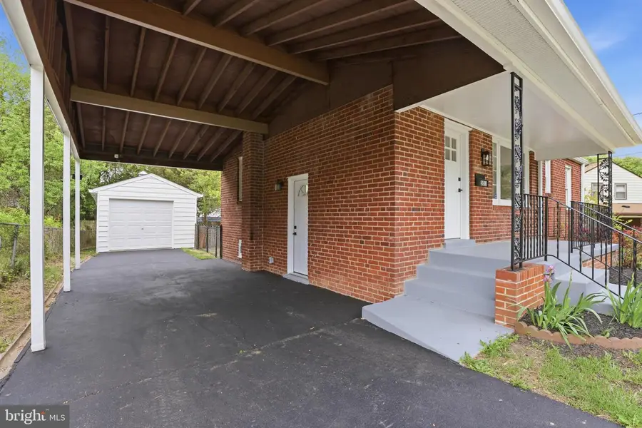 5013 Mineola Rd, College Park, MD 20740 - #2