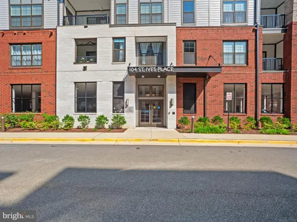 104 Saint Ives Pl #402, OXON HILL, MD 20745