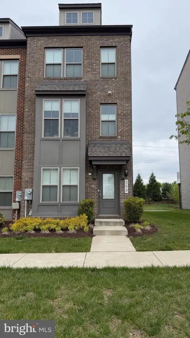 259 Phoenix Dr, Upper Marlboro, MD 20774 - #1