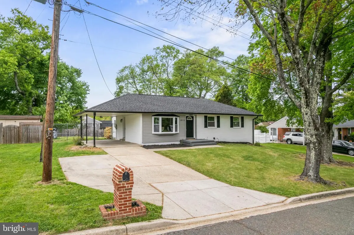 913 Applewood St, Capitol Heights, MD 20743 - #1