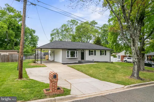 913 Applewood St, CAPITOL HEIGHTS, MD 20743