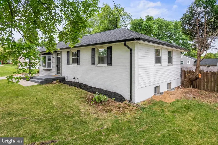 913 Applewood St, Capitol Heights, MD 20743 - #3