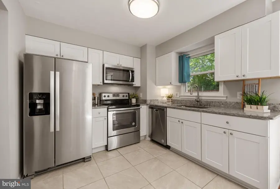 4058 Hanson Oaks Dr, Hyattsville, MD 20784 - #2