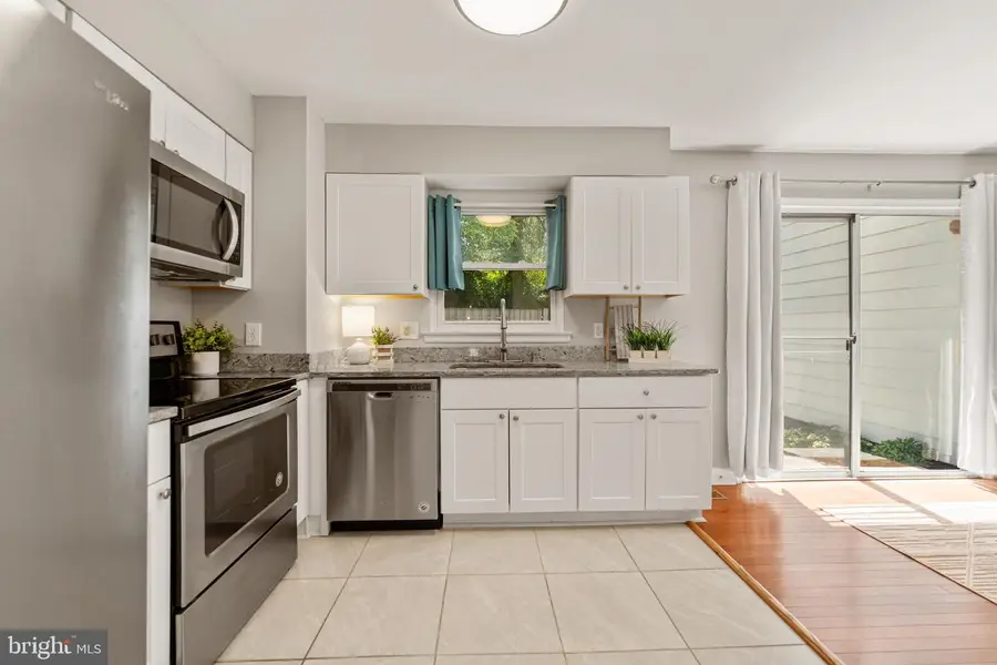 4058 Hanson Oaks Dr, Hyattsville, MD 20784 - #3