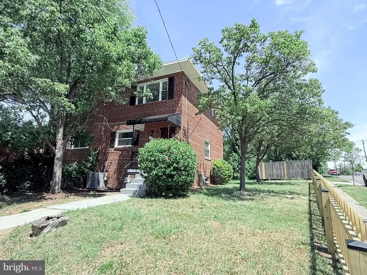 864 Neptune Ave, Oxon Hill, MD 20745 - #1