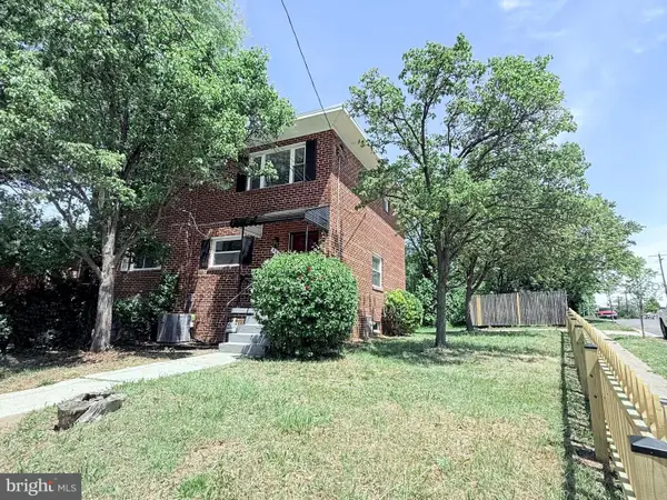 864 Neptune Ave, OXON HILL, MD 20745