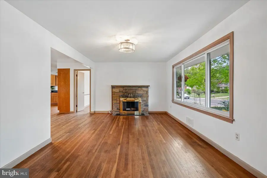 10909 Fleetwood Dr, Beltsville, MD 20705 - #3