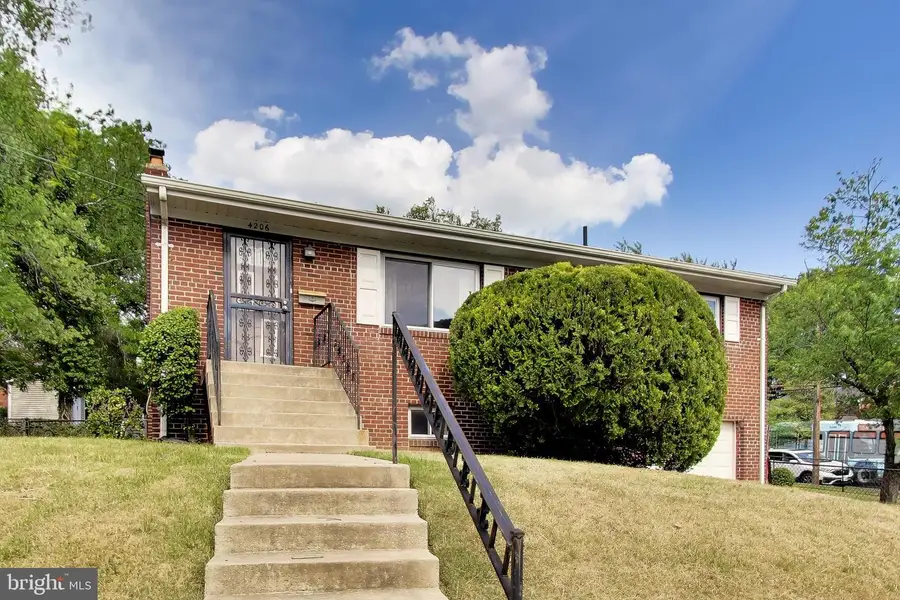 4206 Lyons St, Temple Hills, MD 20748 - #3