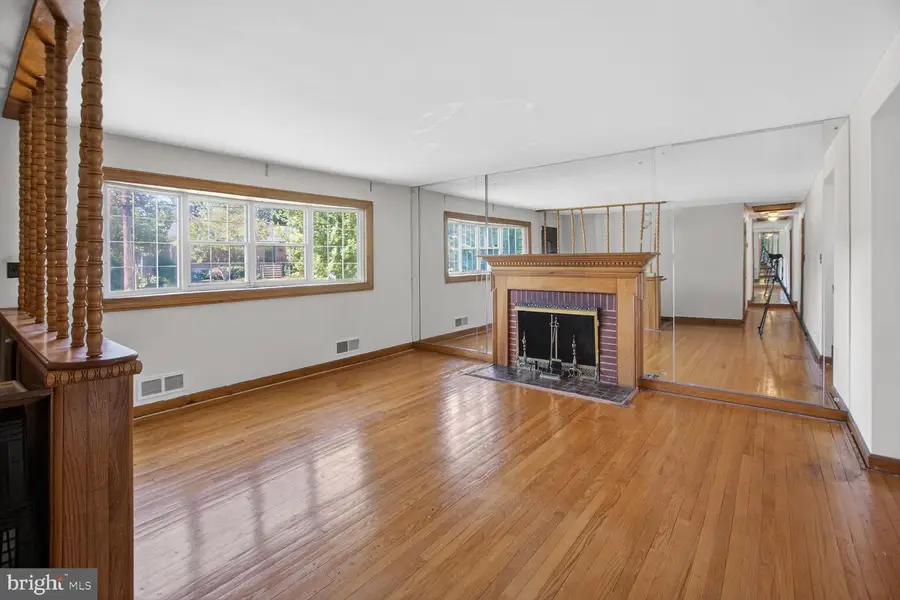 914 Linwood St, Hyattsville, MD 20783 - #2