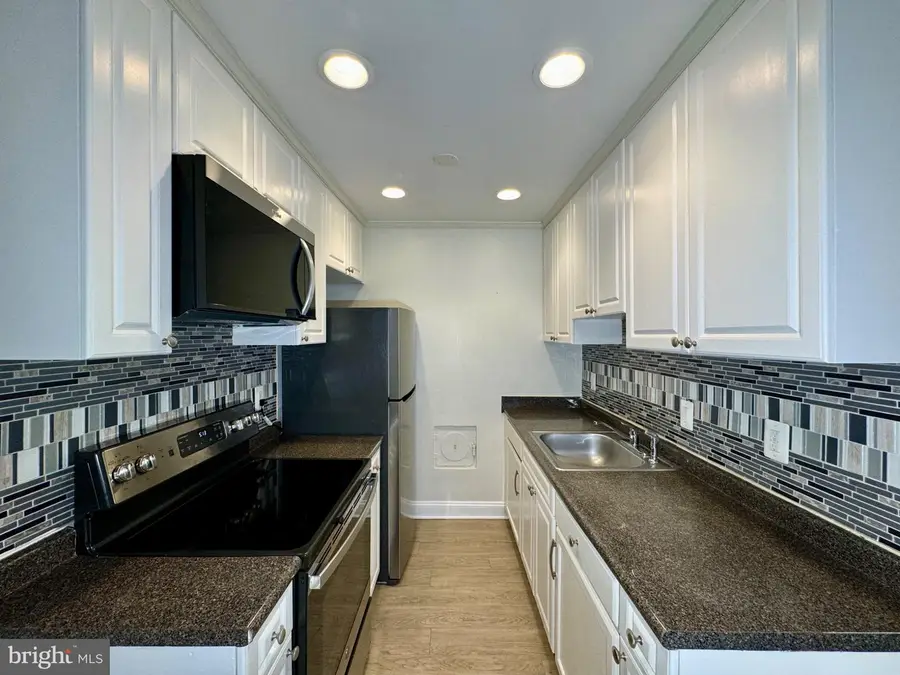5601 Parker House Ter #211, Hyattsville, MD 20782 - #2