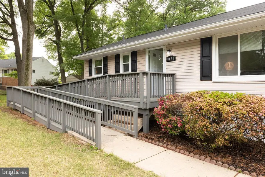 8624 Cunningham Dr, College Park, MD 20740 - #3