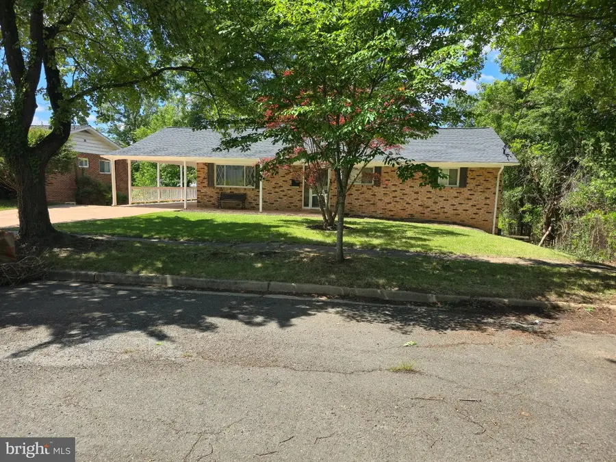 6318 Barrs Ln, Lanham, MD 20706 - #2
