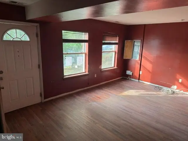 5707 Davey St, Capitol Heights, MD 20743 - #2