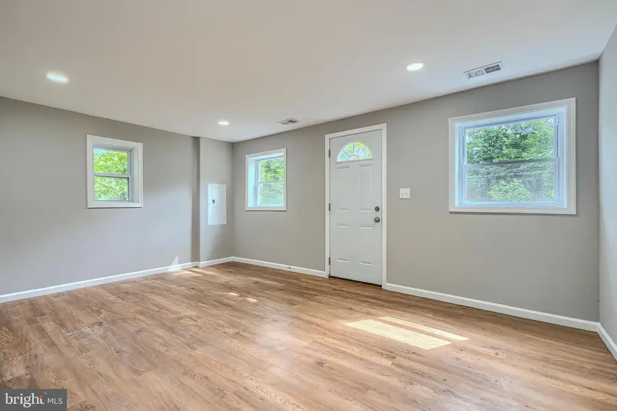 7825 Surratts Rd, Clinton, MD 20735 - #3