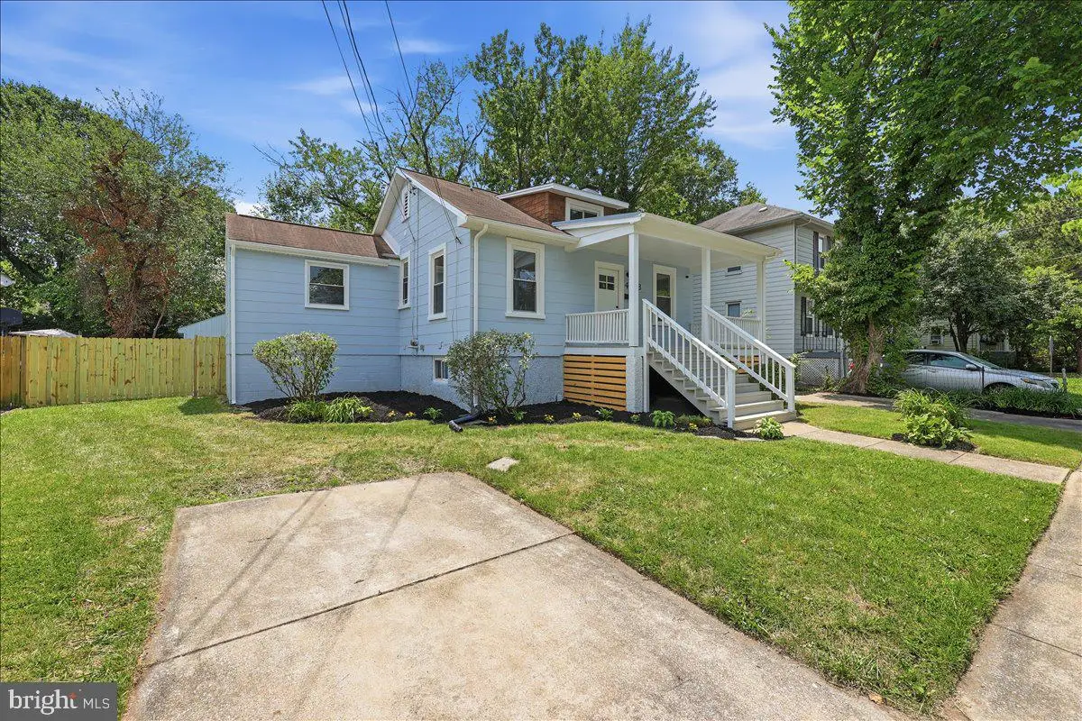 4803 Somerset Rd, Riverdale, MD 20737 - #1