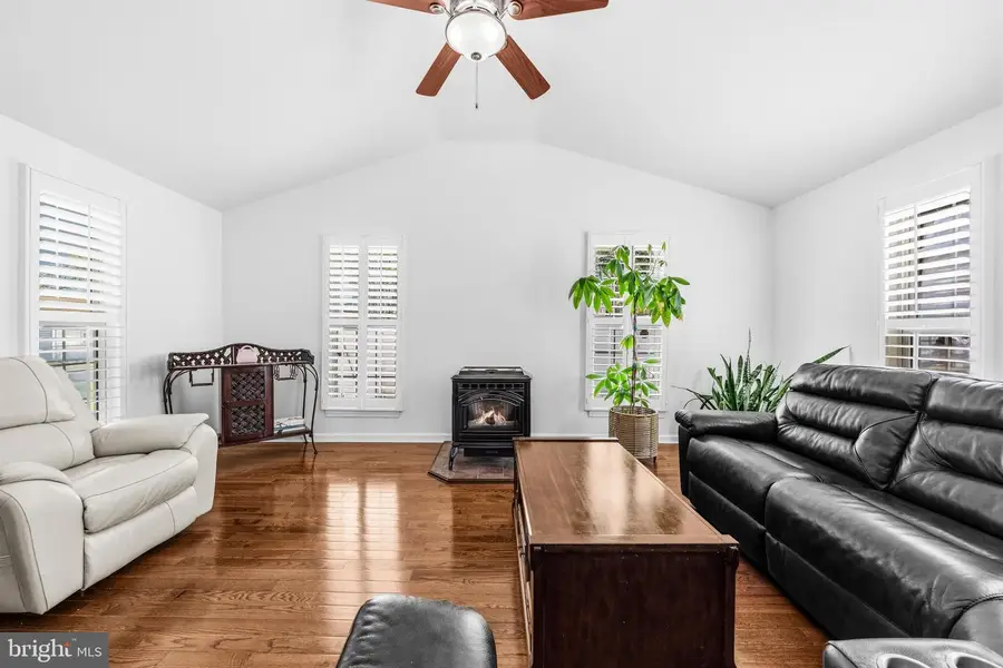 4107 Henson Ln, Temple Hills, MD 20748 - #3