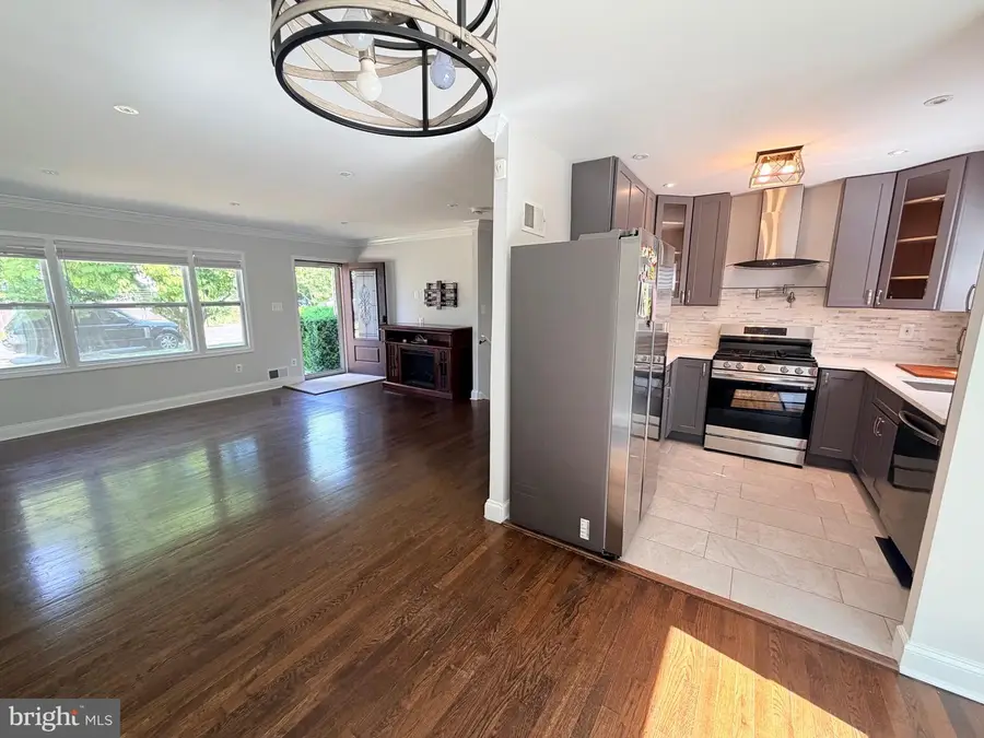 708 Iona Ter, Capitol Heights, MD 20743 - #3
