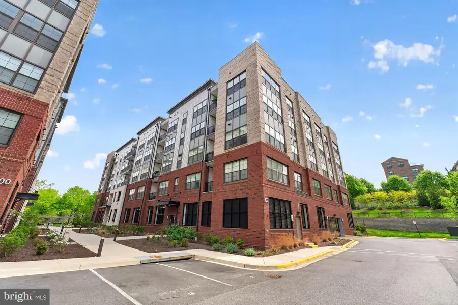 102 Saint Ives Pl #305, Oxon Hill, MD 20745 - #2