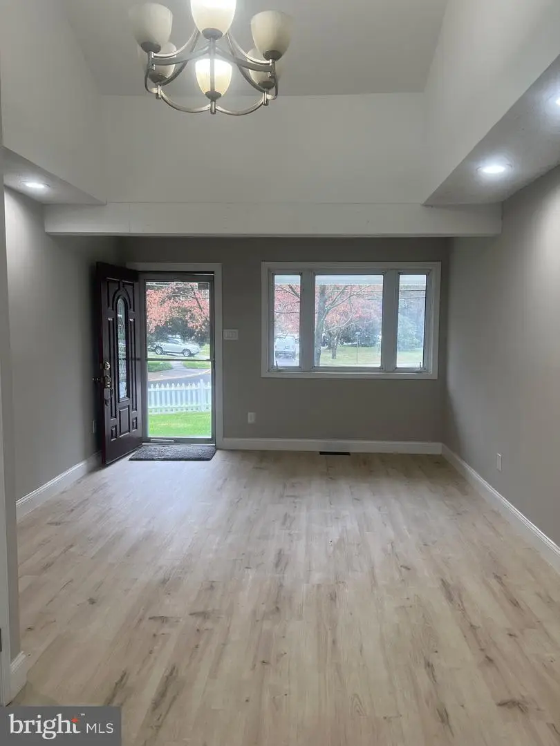 3 Lakecrest Cir, Greenbelt, MD 20770 - #3