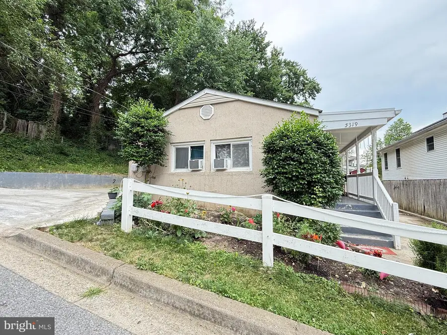 5319 Cumberland St, Capitol Heights, MD 20743 - #2