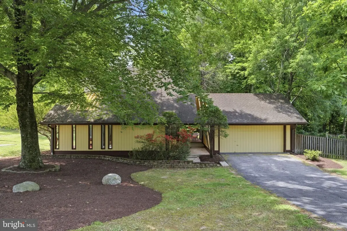 817 W Tantallon Dr, Fort Washington, MD 20744 - #1