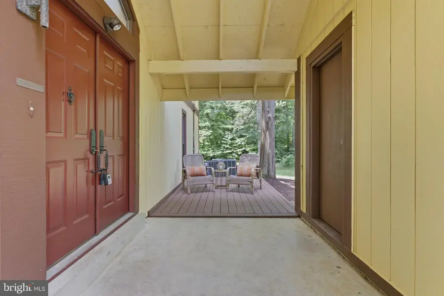 817 W Tantallon Dr, Fort Washington, MD 20744 - #3