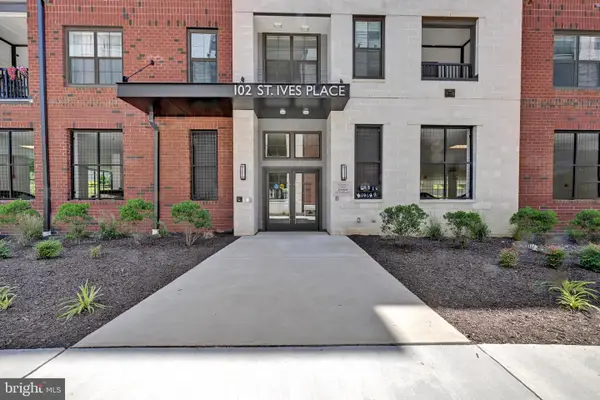 102 Saint Ives Pl #401, OXON HILL, MD 20745